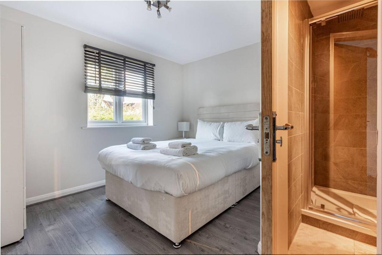 Lovely 2Bed Apt In Redditch, Free Wi-Fi & Parking Eksteriør billede